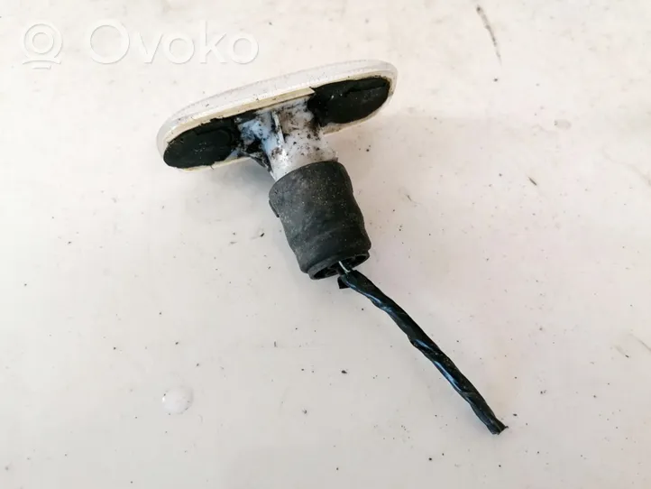 Audi TT Mk1 Indicatore di direzione del parafango anteriore 4b0949127