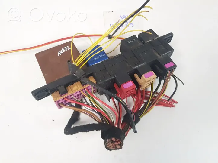 Opel Zafira B Fuse box set 8l0941822A