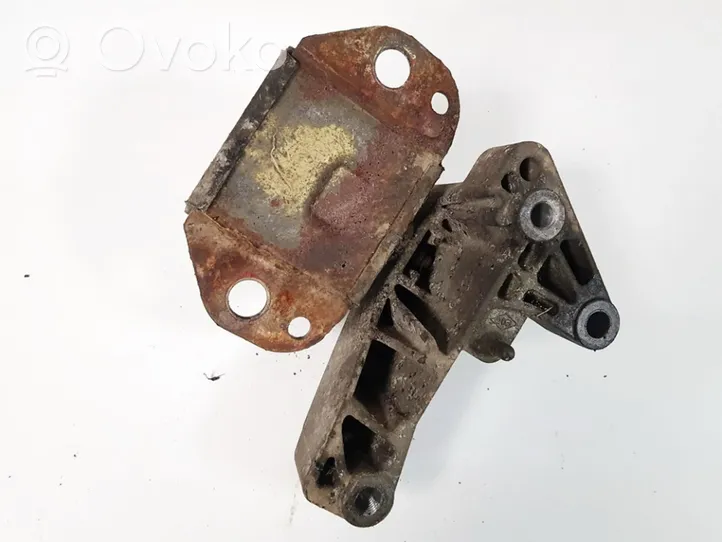 Renault Clio II Engine mount bracket 7700415087