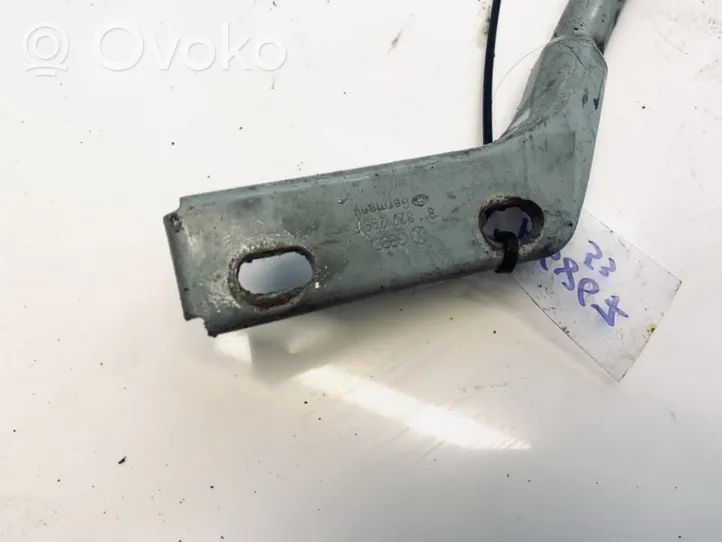 Audi 80 90 B2 Zawias klapy tylnej bagażnika 811827299