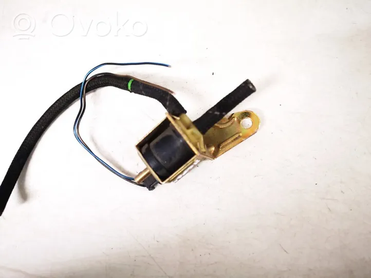 Audi A4 S4 B5 8D Solenoidinis vožtuvas 437906283a