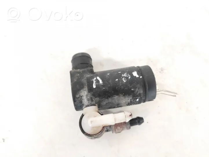 Ford Mondeo Mk III Windscreen/windshield washer pump 