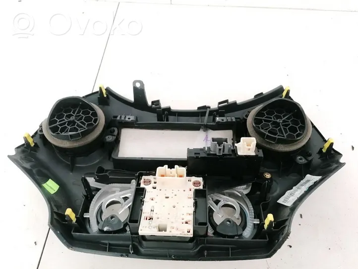 Toyota Yaris Rejilla de ventilación central del panel 554050D130B0