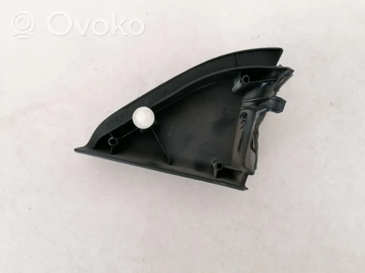 Toyota Corolla E120 E130 Maskownica głośnika bocznego deski rozdzielczej 6749112460