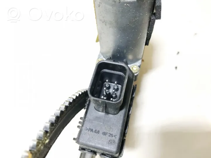 Opel Zafira A Front door window regulator motor 90579356