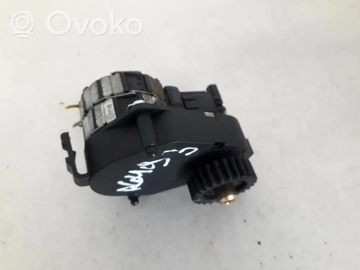 Renault Laguna I Moteur / actionneur de volet de climatisation 9094802545