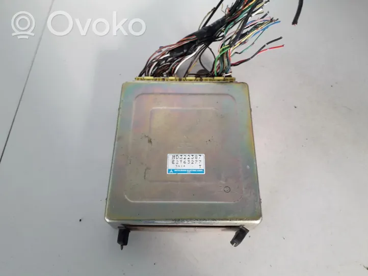 Mitsubishi Carisma Engine control unit/module MD322387