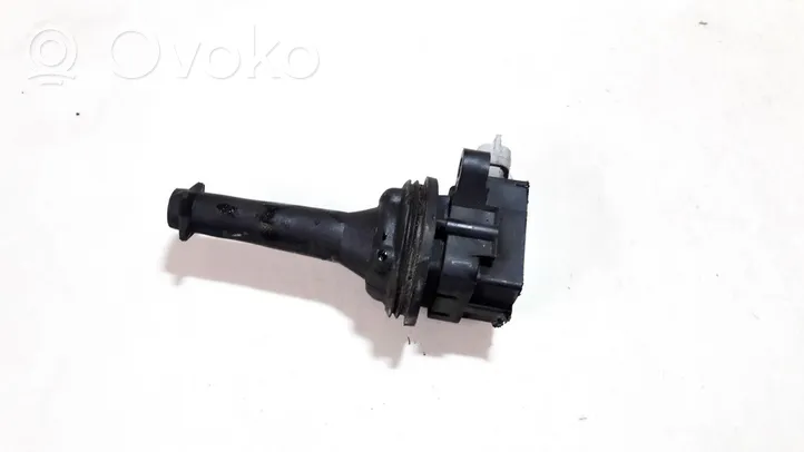 Volvo V50 Cewka zapłonowa wysokiego napięcia 8677837