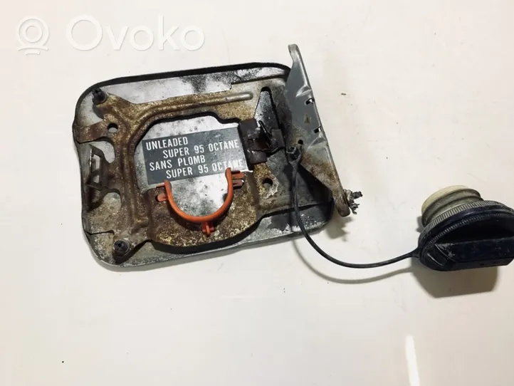 Nissan Almera N16 Bouchon, volet de trappe de réservoir à carburant 