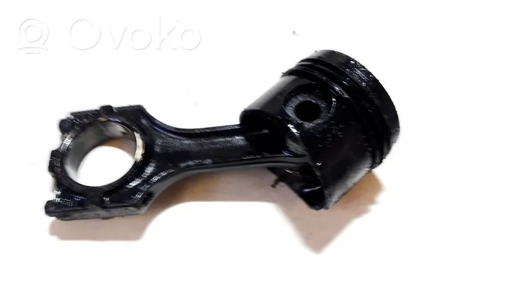 Opel Omega B1 Piston with connecting rod 989b