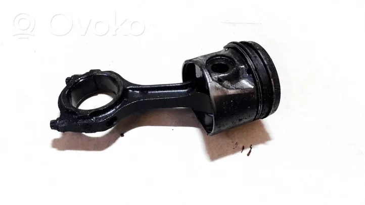 Ford Fiesta Piston with connecting rod 