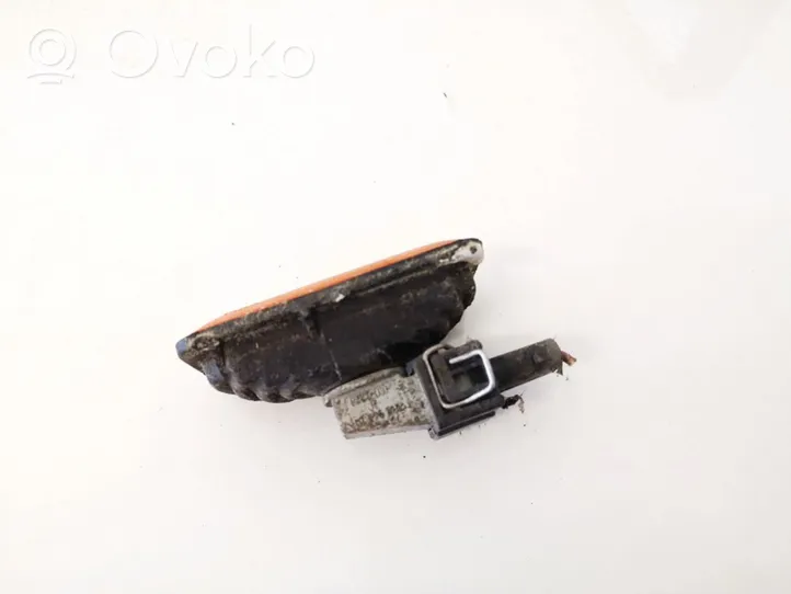 Volkswagen Golf III Front fender indicator light 1h0949117a