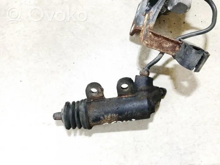 Toyota Corolla E120 E130 Główny cylinder sprzęgła 