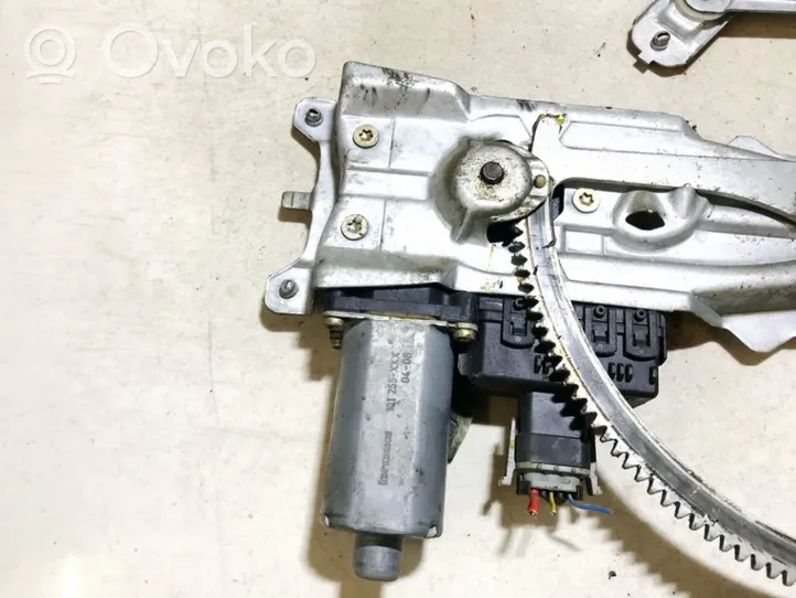 Opel Zafira A Moteur de lève-vitre de porte avant 0130821763