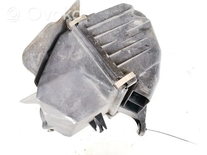 Audi A4 S4 B5 8D Scatola del filtro dell’aria 058133837