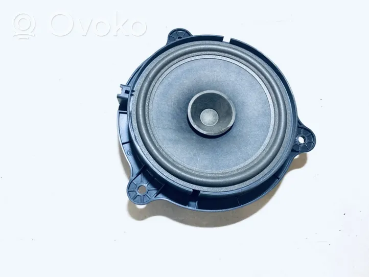 Nissan Qashqai+2 Garsiakalbis (-iai) priekinėse duryse 281569u00a