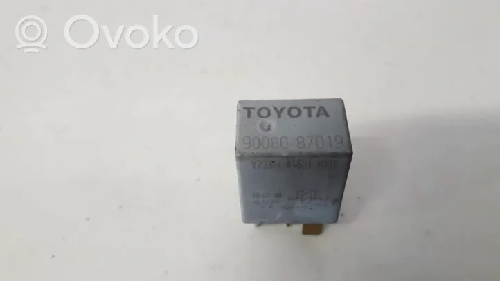 Toyota Avensis T270 Muu rele 9008087019