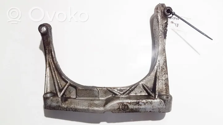 Honda Civic Engine mounting bracket 