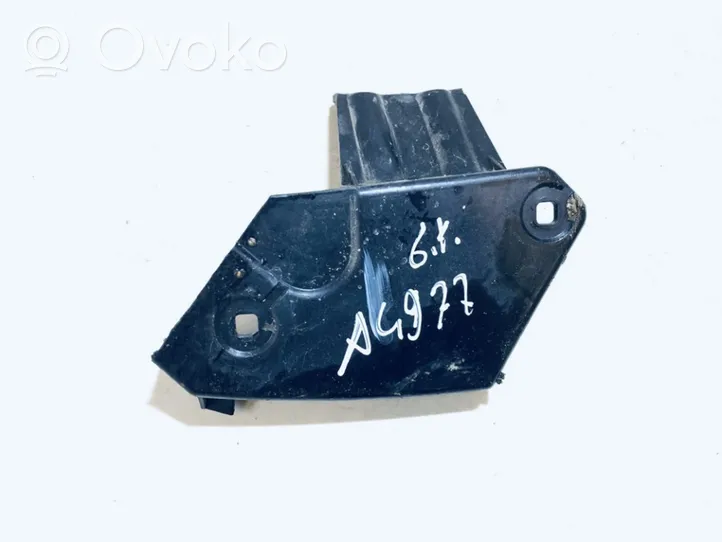 Audi TT Mk1 Aizmugurējā bufera montāžas kronšteins 8n0807483