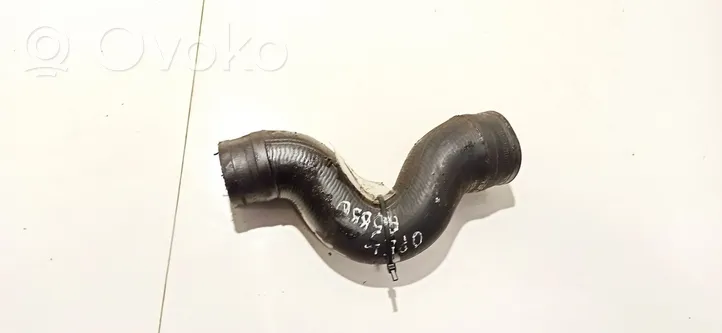 Opel Astra H Tube d'admission de tuyau de refroidisseur intermédiaire 55559946