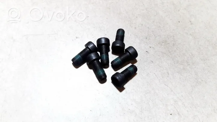 Mitsubishi Outlander Nuts/bolts 