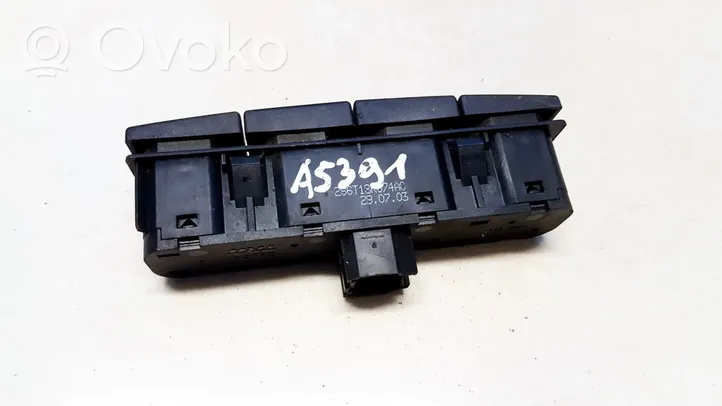 Ford Fusion Przycisk / Przełącznik ogrzewania szyby przedniej / czołowej 2S6T18K574AC