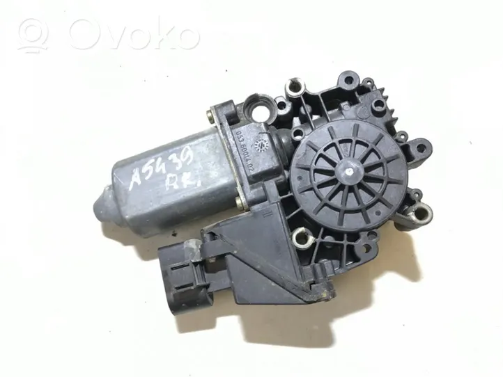 Audi A4 S4 B5 8D Priekinis varikliukas langų pakėlėjo 114185101