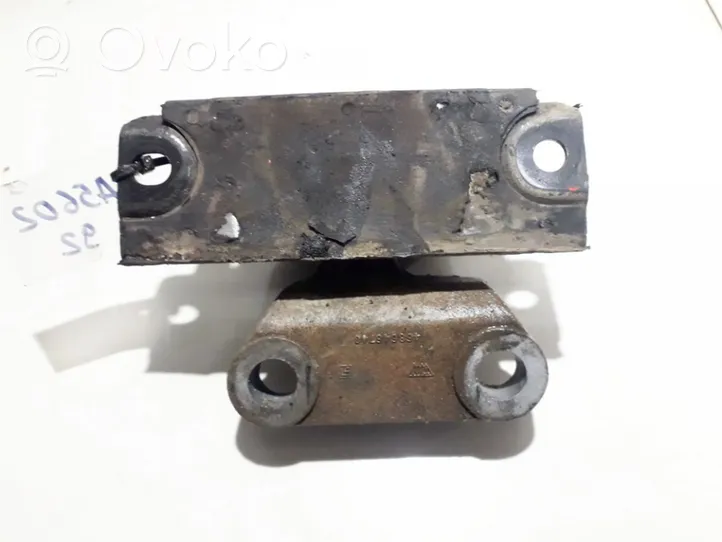 Opel Corsa D Supporto di montaggio del motore 468646740