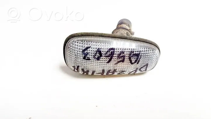 Opel Zafira A Front fender indicator light 