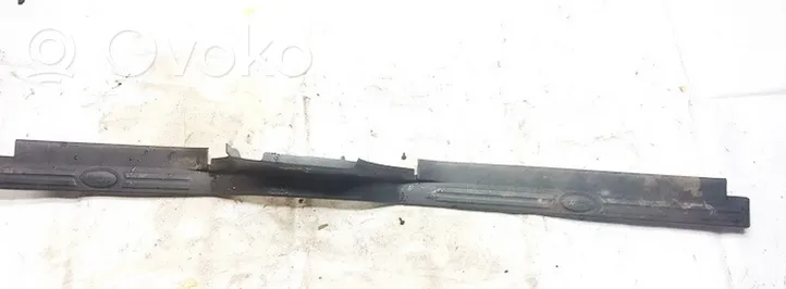 Land Rover Discovery 3 - LR3 Front sill trim cover 