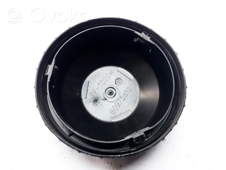 Saab 9-3 Ver1 Osłona żarówki lampy przedniej 60975810