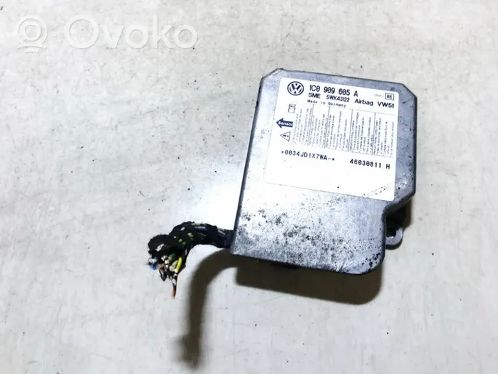 Volkswagen Bora Oro pagalvių valdymo blokas 1c0909605a