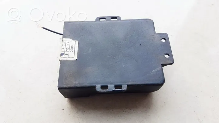 Volkswagen Golf III Boîtier module alarme 810122000