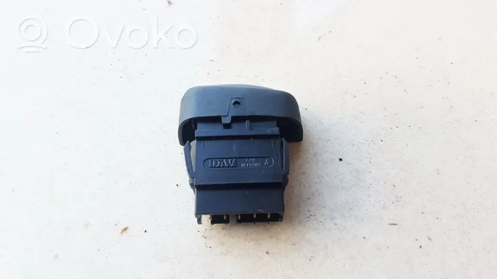 Renault Megane I Central locking switch button 