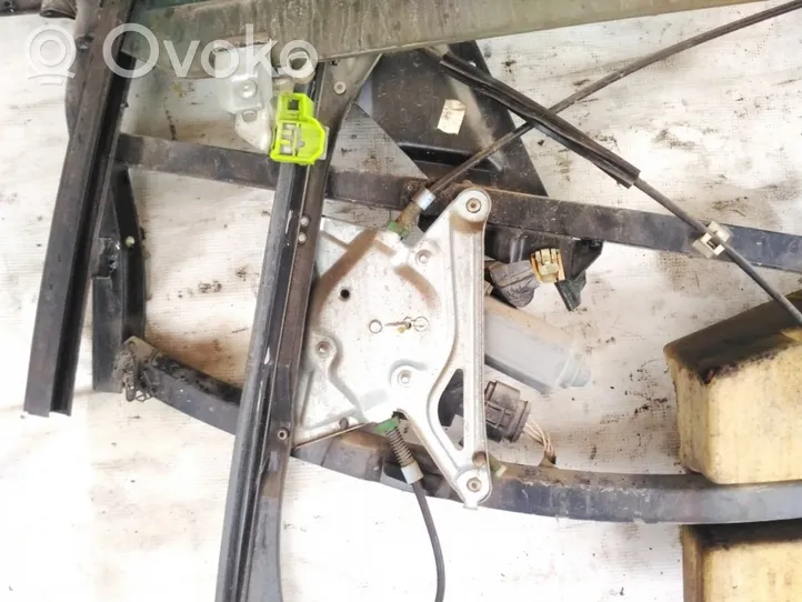 Audi A4 S4 B5 8D Priekinis varikliukas langų pakėlėjo 536001402