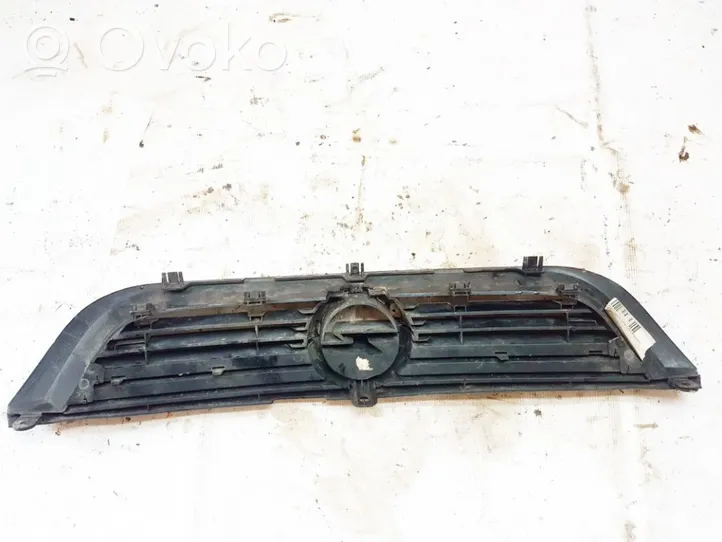 Opel Vectra B Grille de calandre avant 90505722