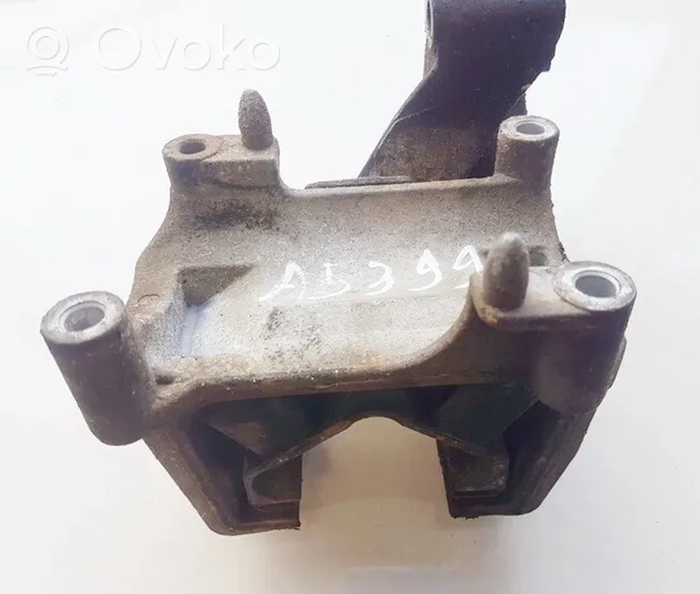 Opel Vectra B Wspornik / Mocowanie silnika 90496729