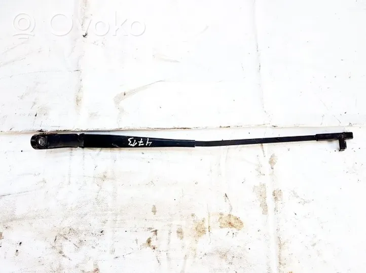 Peugeot 407 Front wiper blade arm 