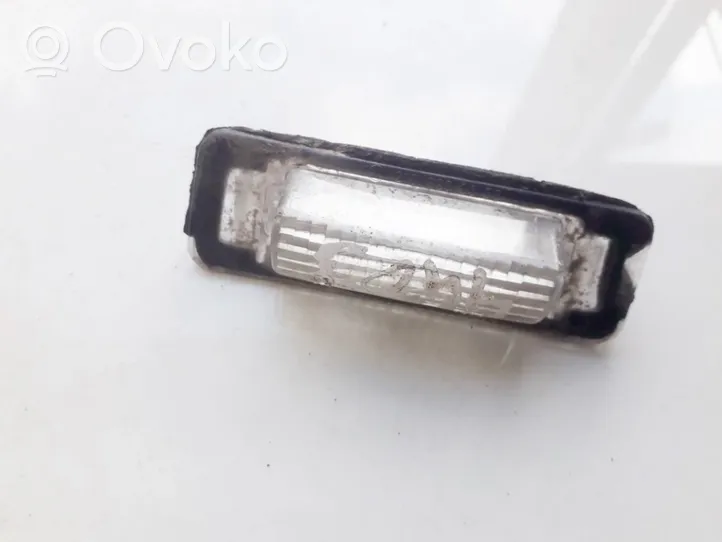 Mercedes-Benz E W210 Lampa oświetlenia tylnej tablicy rejestracyjnej 2108200356