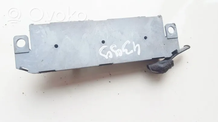 Audi A5 8T 8F Antenos valdymo blokas 8t0035225c