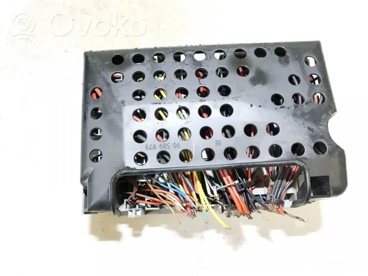 Opel Zafira A Fuse box set 90589965