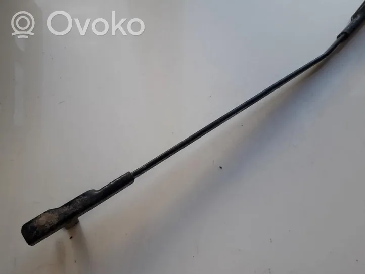 Opel Vectra B Priekinio stiklo valytuvų kojelė 745603