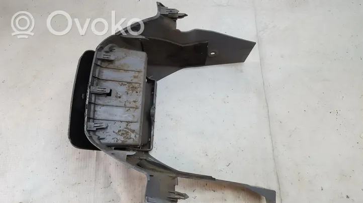 Toyota Avensis Verso Hansikaslokero 5881044090