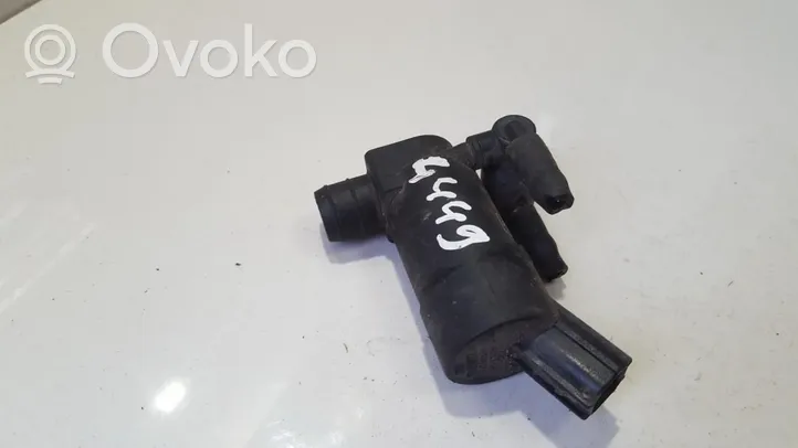 Ford Focus Pompa spryskiwacza szyby przedniej / czołowej 1S7117K624FE