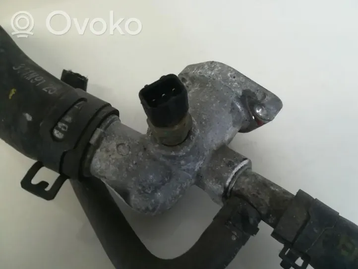 Hyundai i30 Tuyau de liquide de refroidissement moteur 2547112h000