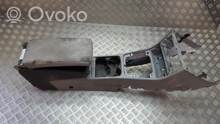 Volkswagen PASSAT B6 Podłokietnik tunelu środkowego 3C0863319