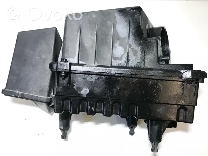 Ford Focus Scatola del filtro dell’aria 98ag9f763le