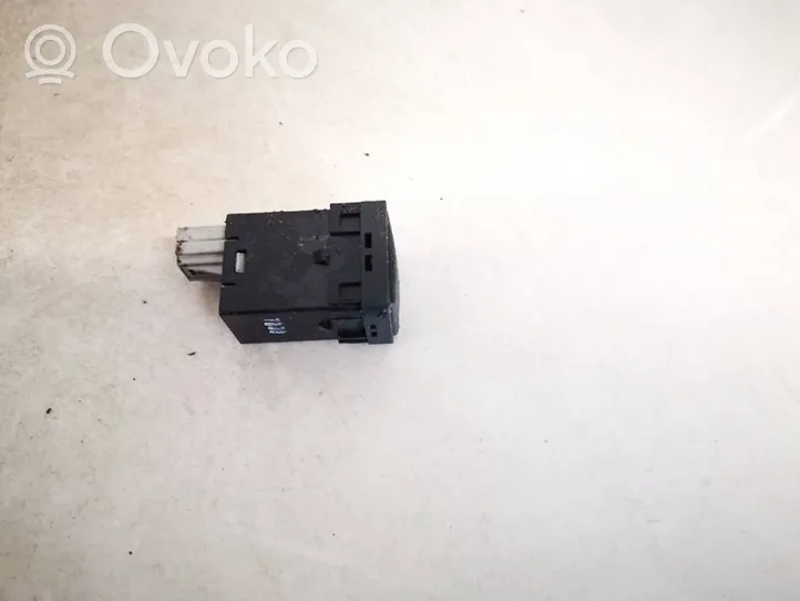 Nissan Qashqai Inne przełączniki i przyciski 083494