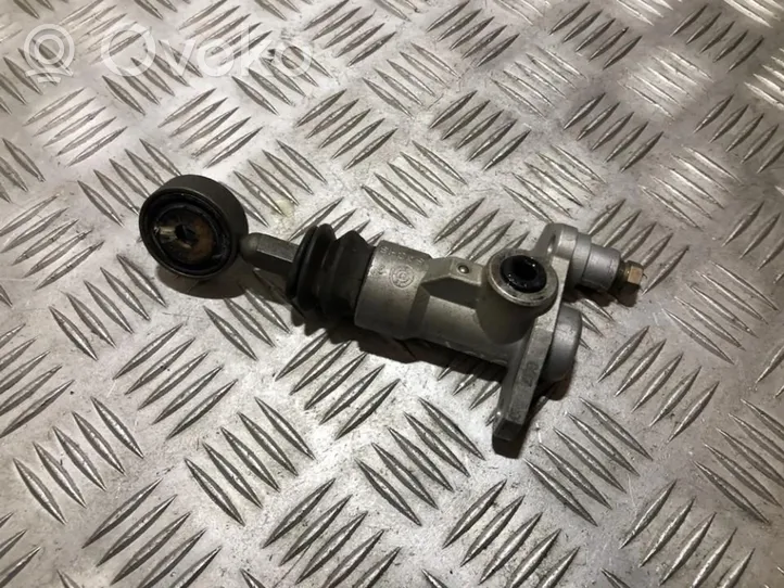 Volkswagen PASSAT B5 Główny cylinder sprzęgła 8d1721401