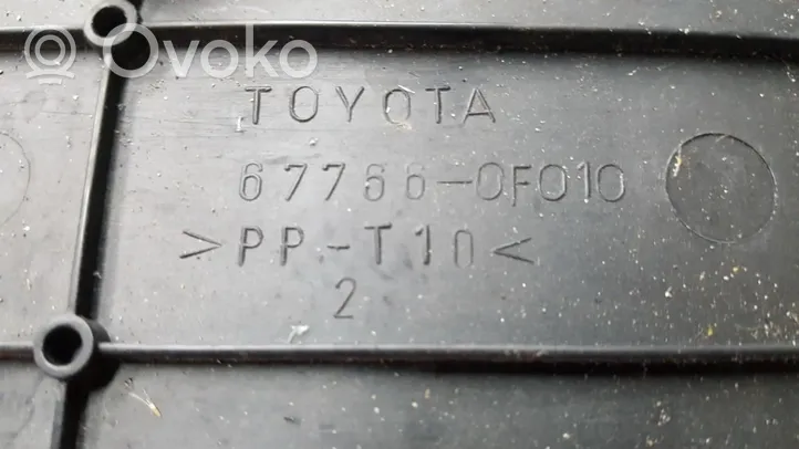 Toyota Corolla Verso AR10 Muu vararenkaan verhoilun elementti 677660F010